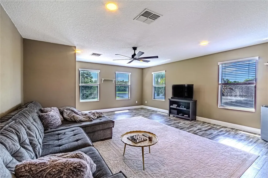 2243 Three Rivers Drive Orlando FL 32828
