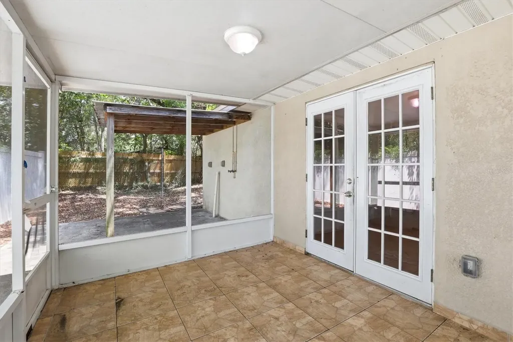 1708 E Genesee Street Tampa FL 33610