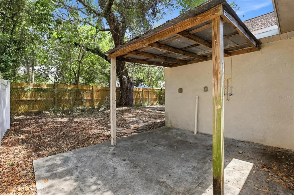 1708 E Genesee Street Tampa FL 33610