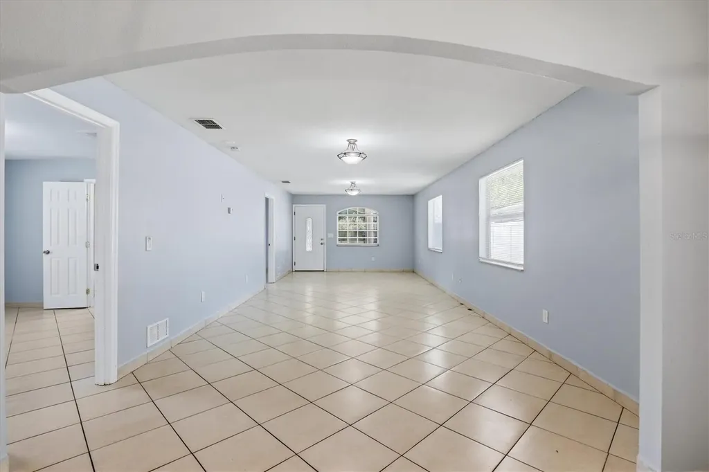 1708 E Genesee Street Tampa FL 33610