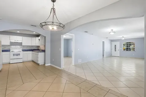 1708 E Genesee Street Tampa FL 33610