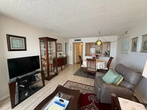 6279 Sun Boulevard St Petersburg FL 33715