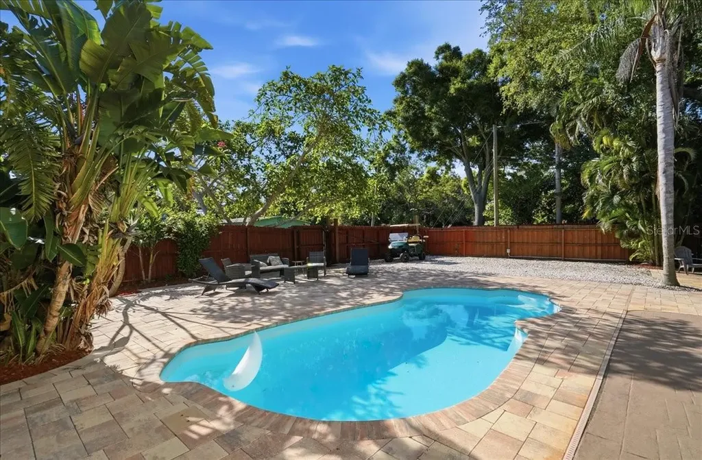 700 66th Avenue S St Petersburg FL 33705