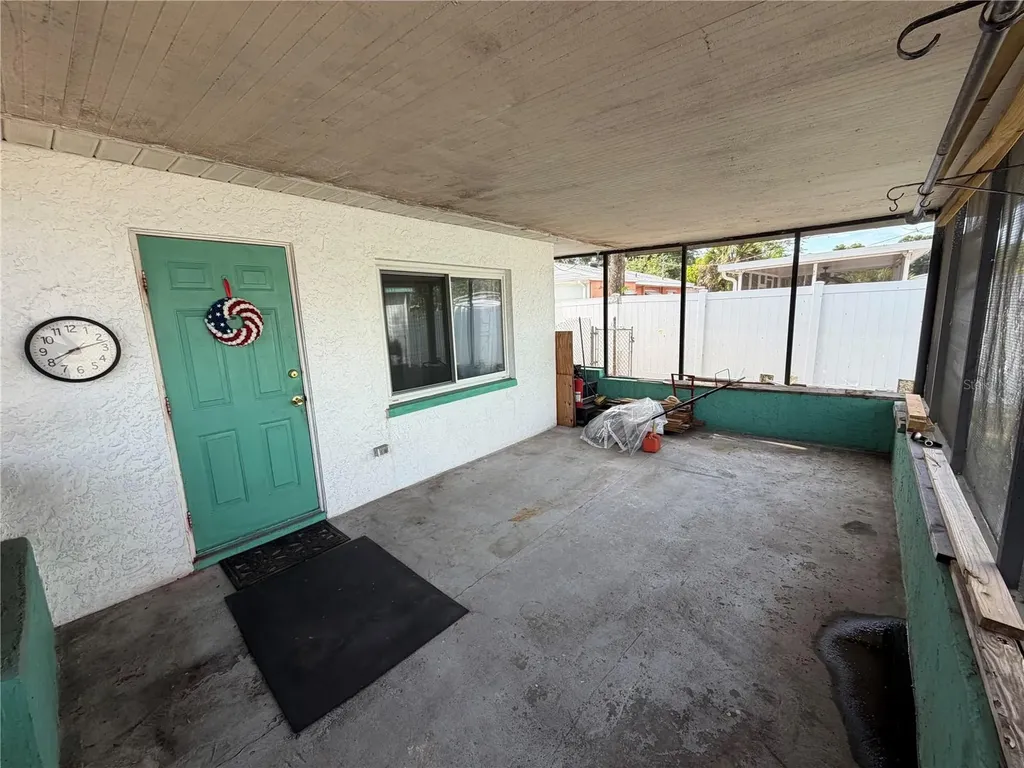 4102 74th Street N St Petersburg FL 33709