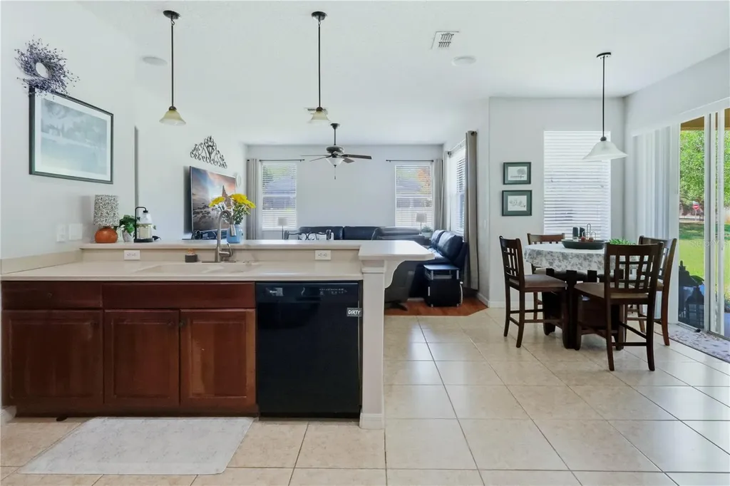 12929 Regiment Drive Grand Island FL 32735