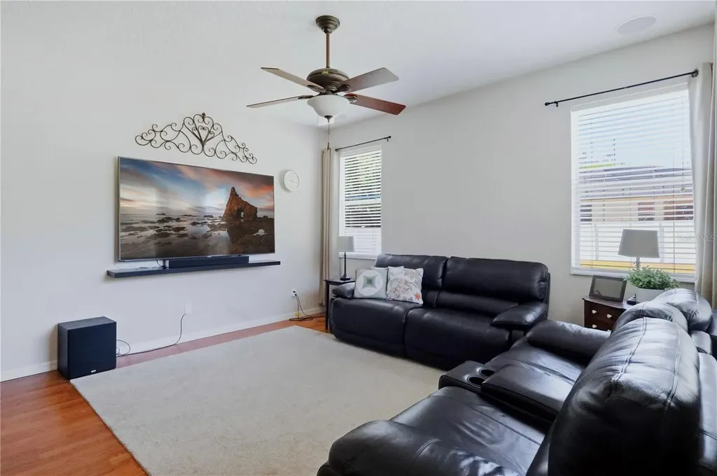 12929 Regiment Drive Grand Island FL 32735