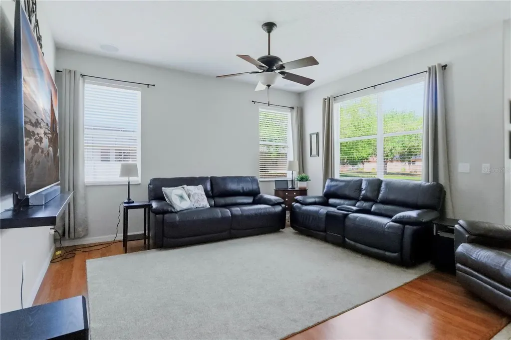 12929 Regiment Drive Grand Island FL 32735