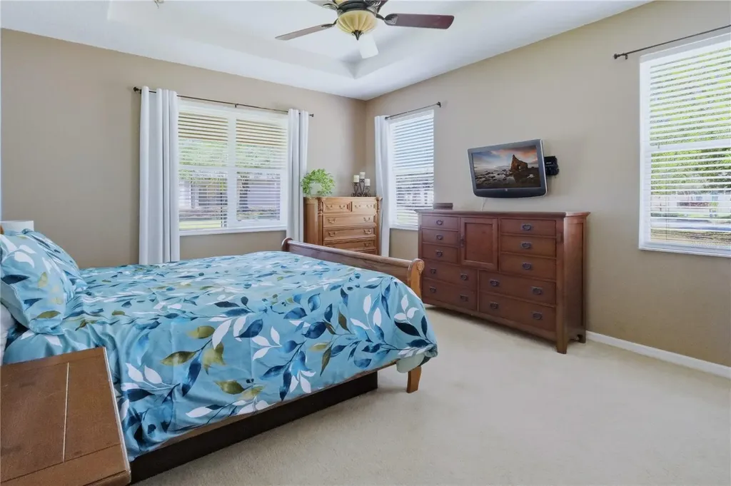 12929 Regiment Drive Grand Island FL 32735