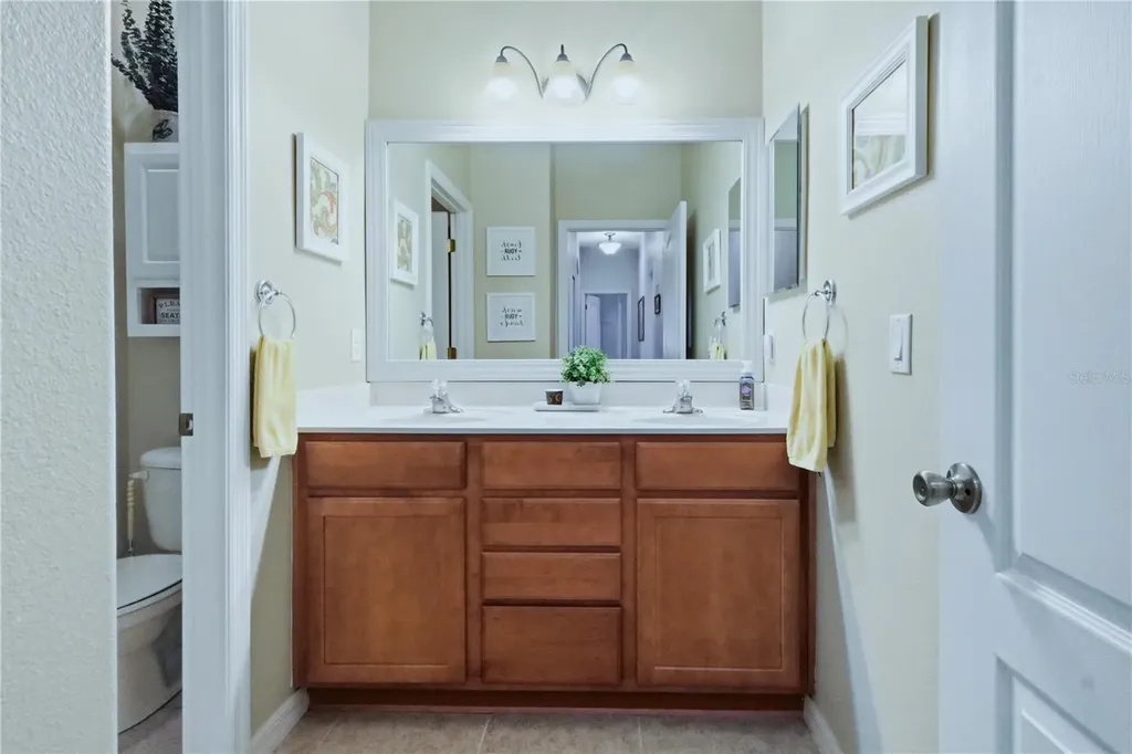 12929 Regiment Drive Grand Island FL 32735