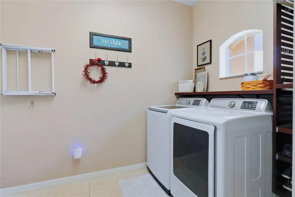 12929 Regiment Drive Grand Island FL 32735