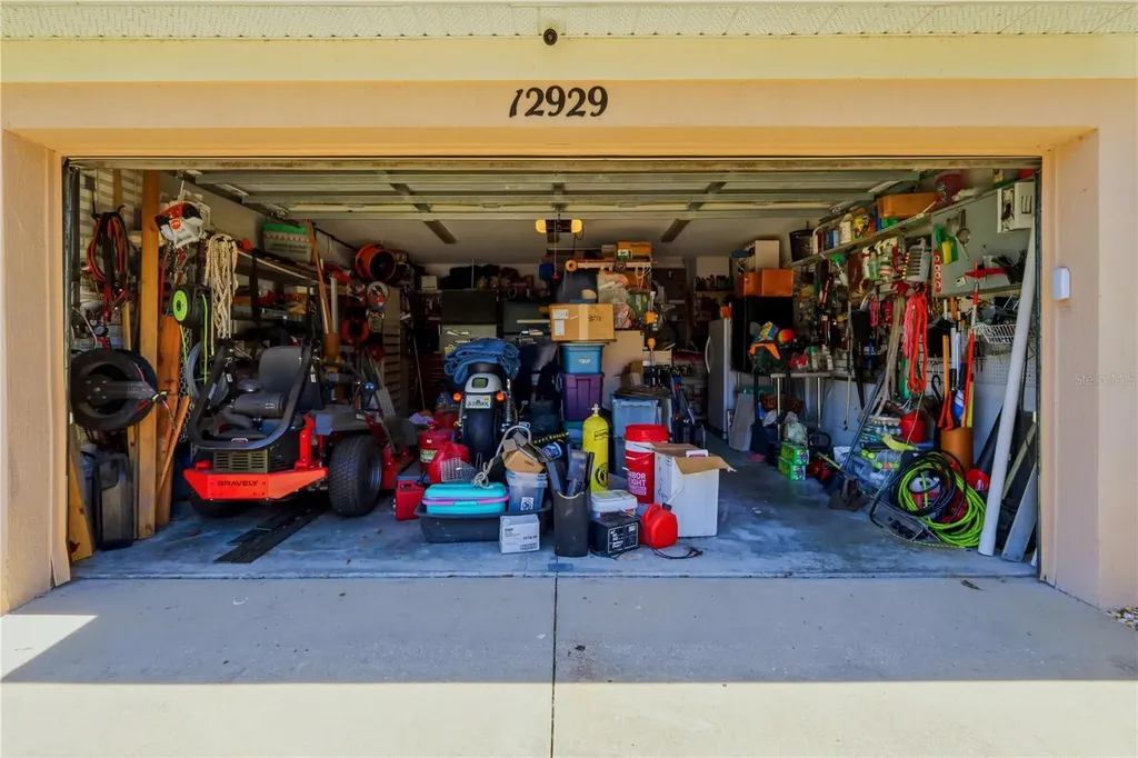 12929 Regiment Drive Grand Island FL 32735
