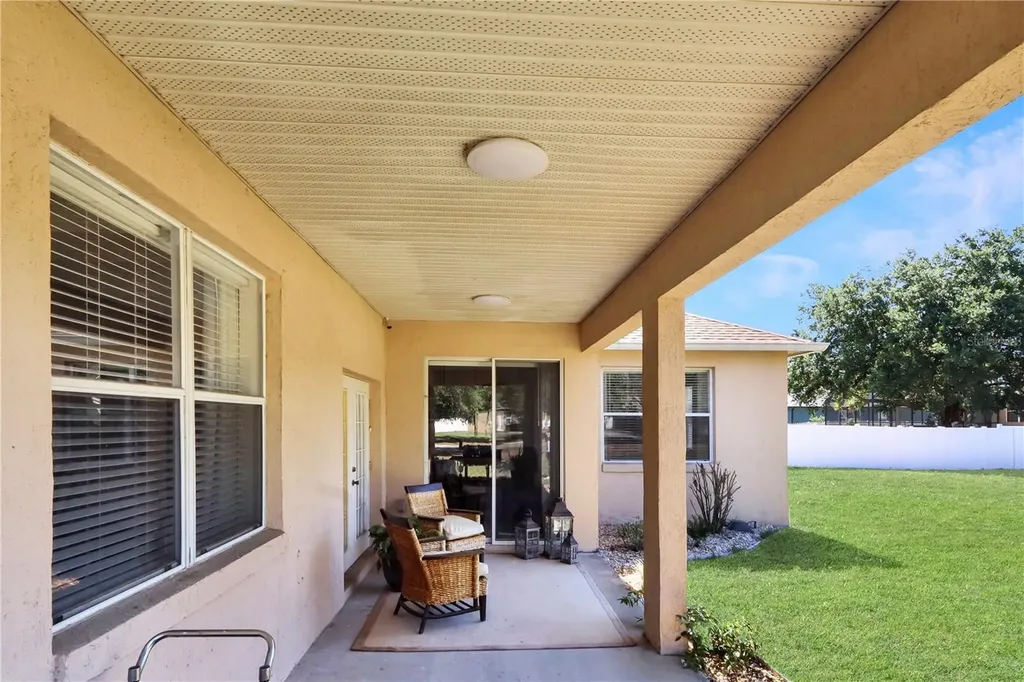 12929 Regiment Drive Grand Island FL 32735