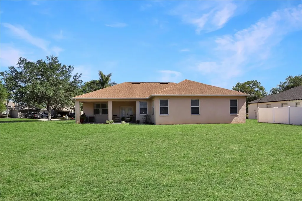 12929 Regiment Drive Grand Island FL 32735