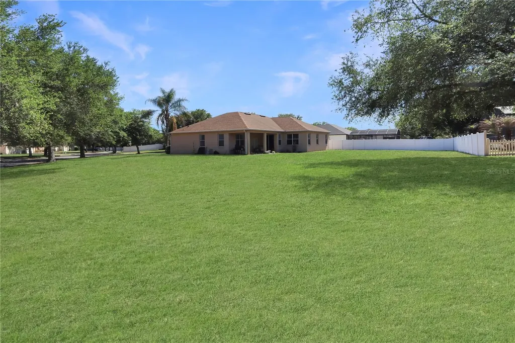 12929 Regiment Drive Grand Island FL 32735