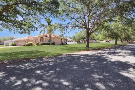 12929 Regiment Drive Grand Island FL 32735