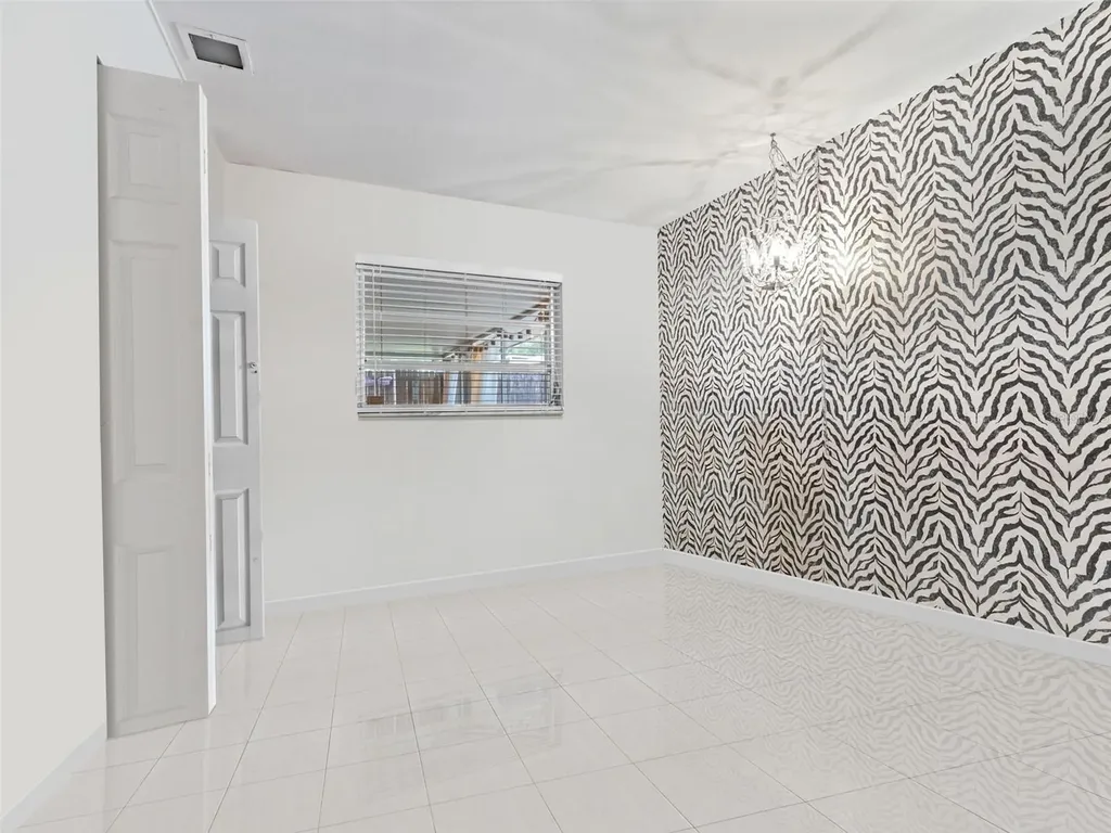 12510 Noreast Lake Drive Tampa FL 33612