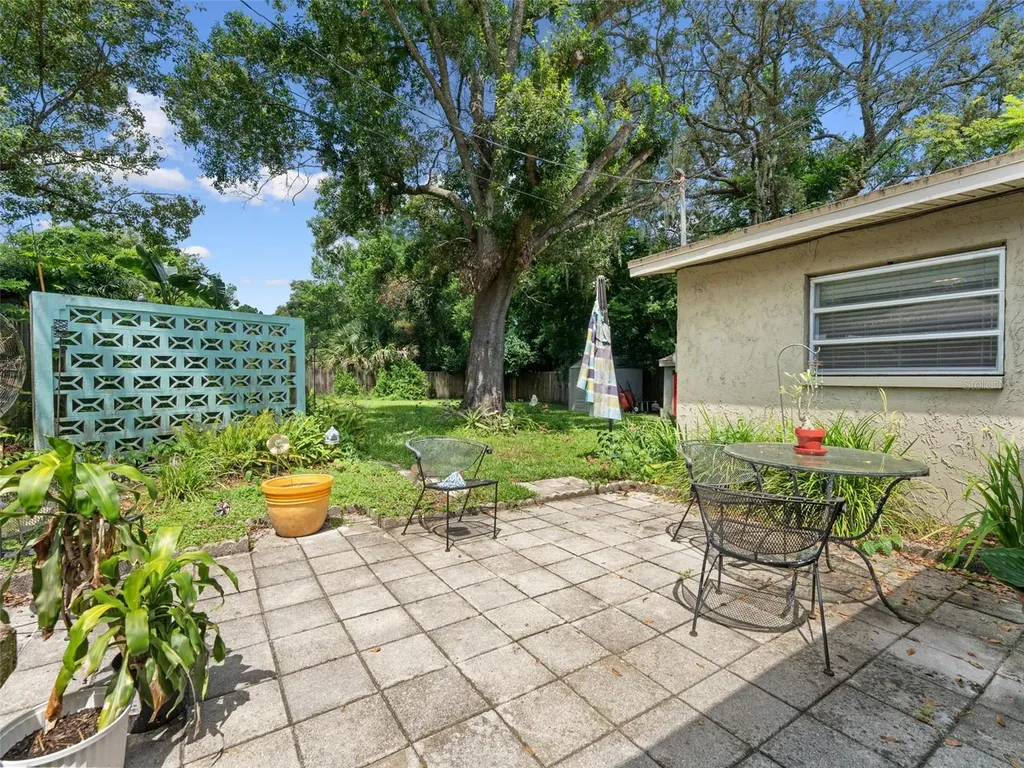 12510 Noreast Lake Drive Tampa FL 33612