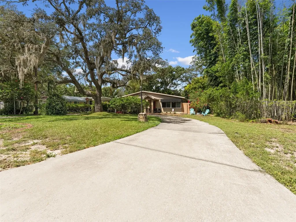 12510 Noreast Lake Drive Tampa FL 33612