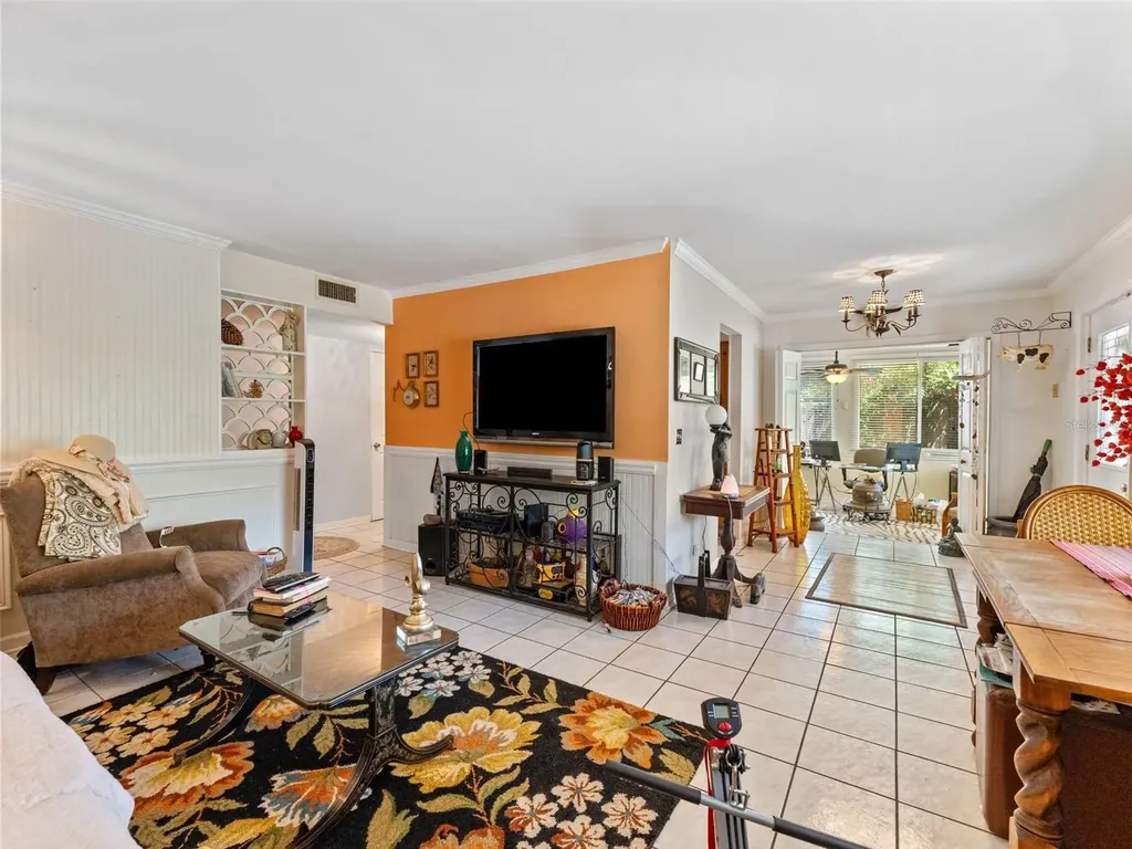 12510 Noreast Lake Drive Tampa FL 33612