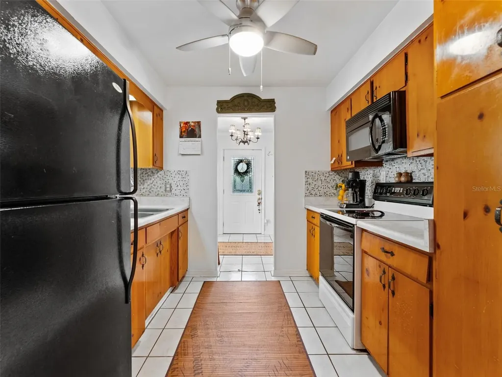 12510 Noreast Lake Drive Tampa FL 33612