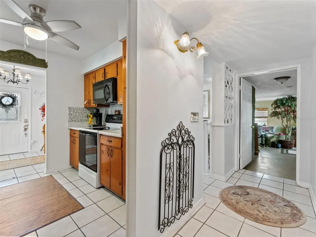 12510 Noreast Lake Drive Tampa FL 33612