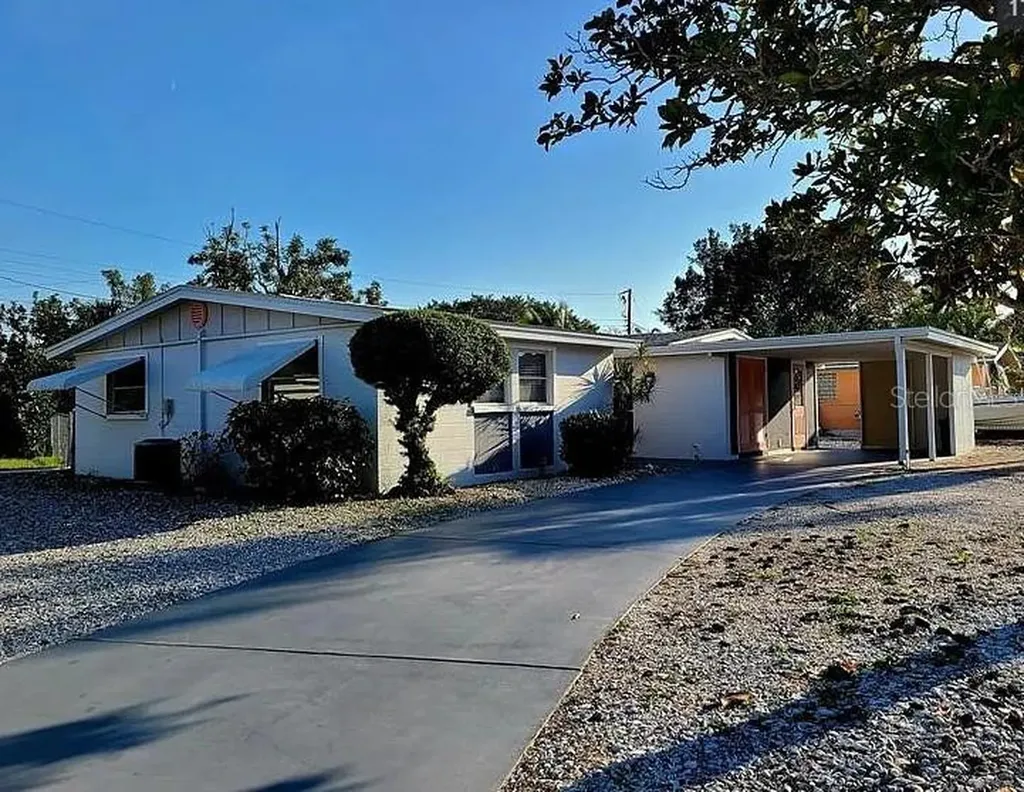 6631 Renssalaer Drive Bradenton FL 34207