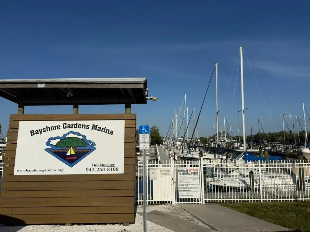 6631 Renssalaer Drive Bradenton FL 34207