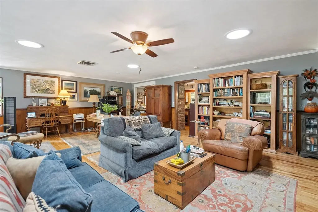 295 Frances Circle Altamonte Springs FL 32701