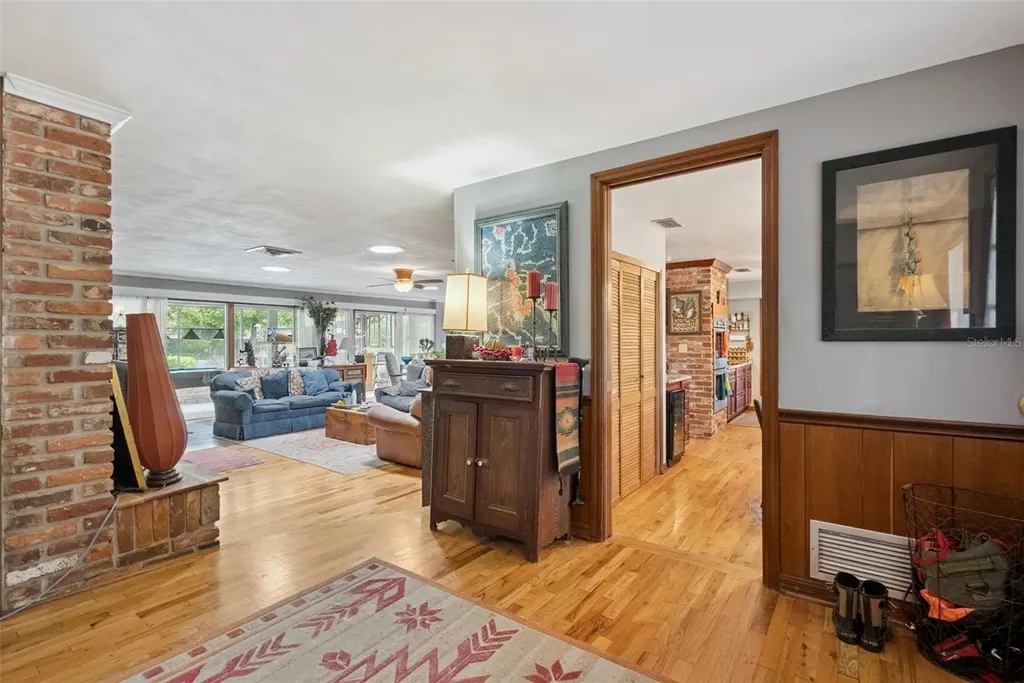 295 Frances Circle Altamonte Springs FL 32701
