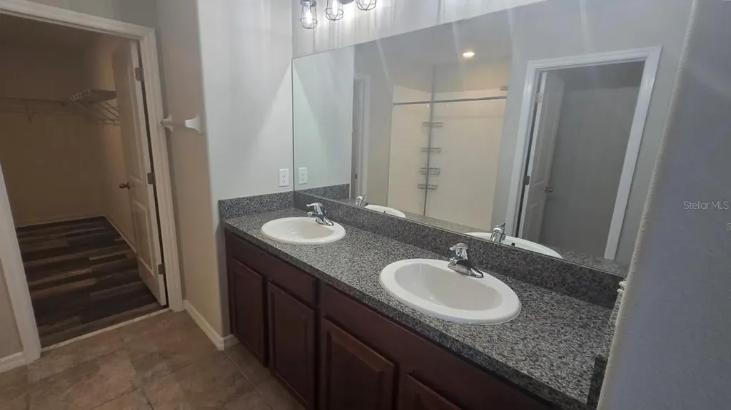 9613 Sage Creek Drive Sun City Center FL 33573