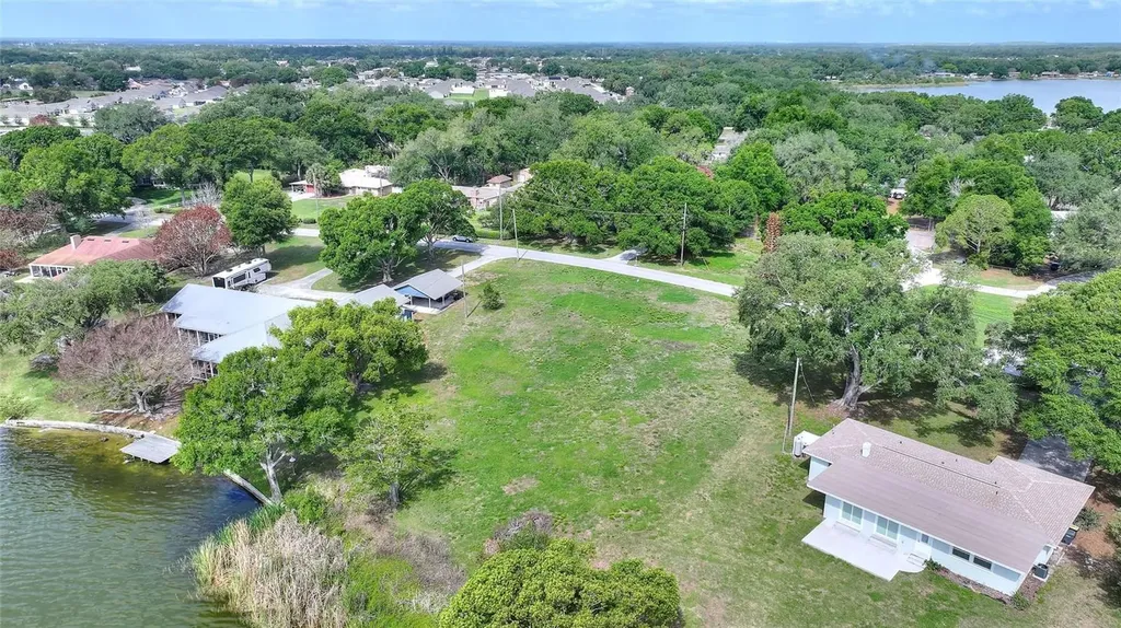 Lake Avenue Winter Haven FL 33880
