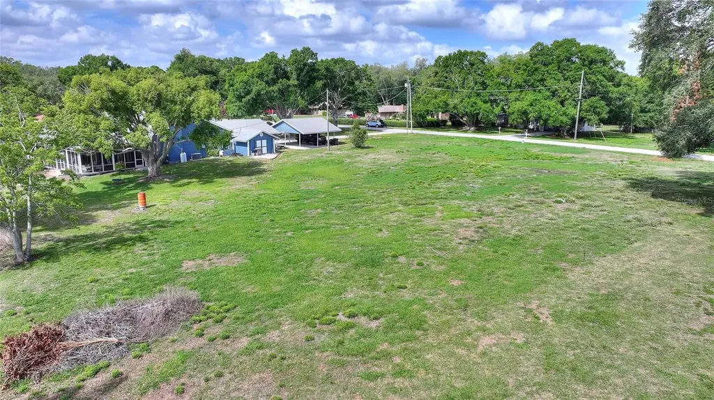Lake Avenue Winter Haven FL 33880