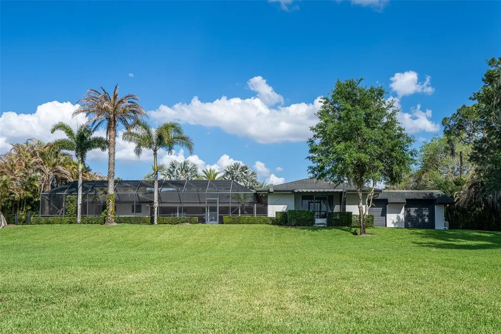 573 Holmes Avenue Lake Placid FL 33852