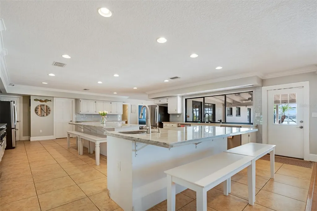 573 Holmes Avenue Lake Placid FL 33852