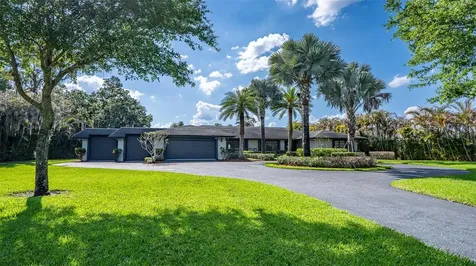 573 Holmes Avenue Lake Placid FL 33852