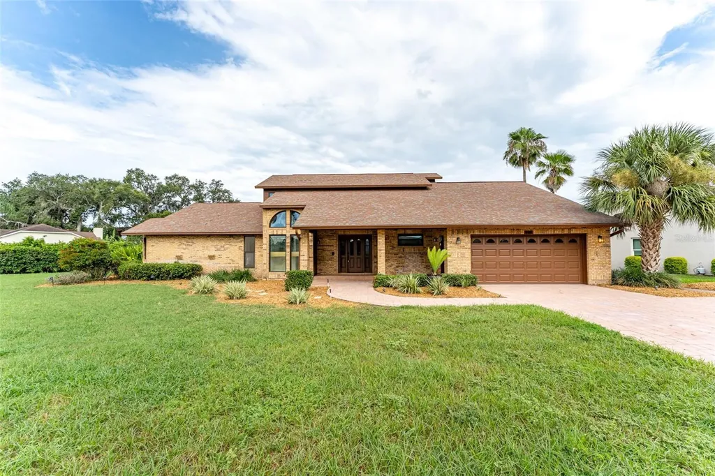 6151 Silver Oaks Drive Zephyrhills FL 33542