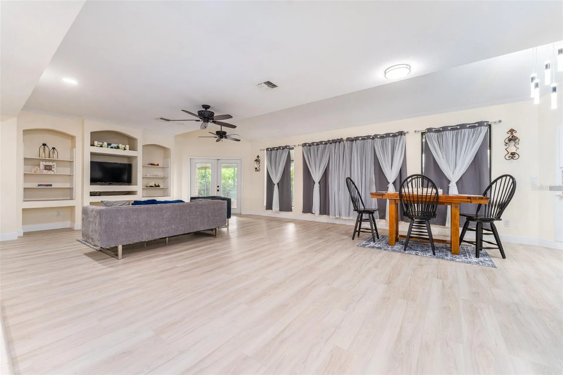 6151 Silver Oaks Drive Zephyrhills FL 33542