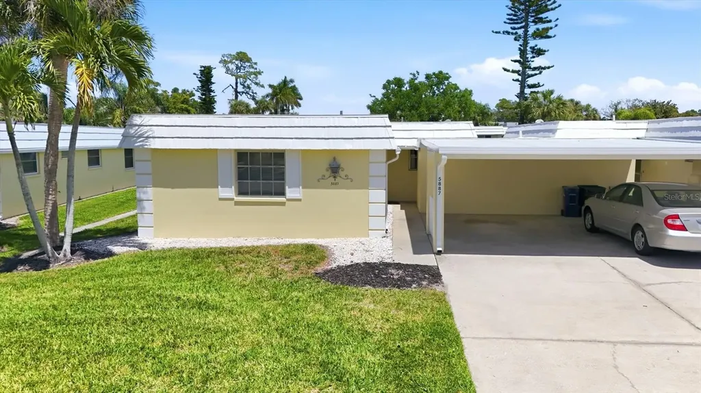 5887 Tidewood Avenue Sarasota FL 34231