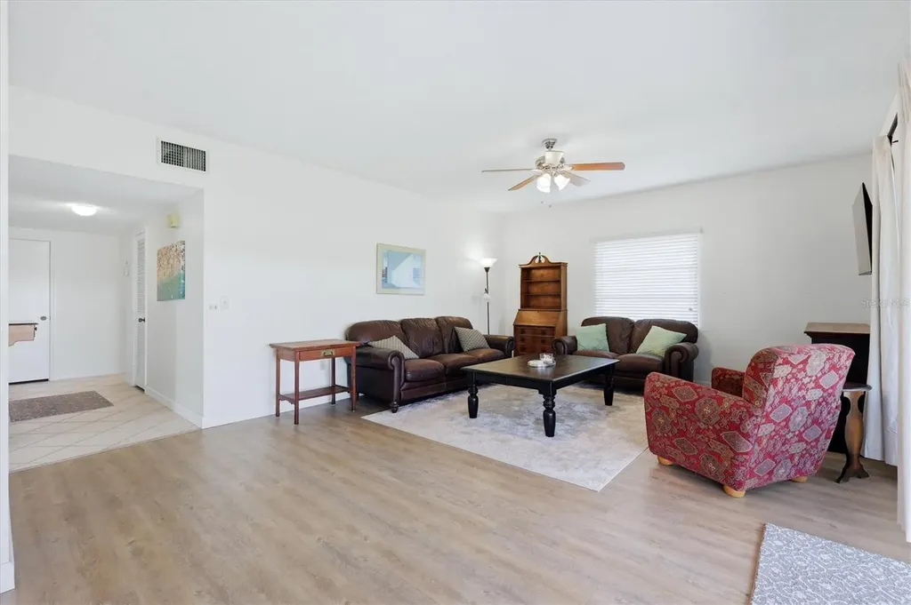 5887 Tidewood Avenue Sarasota FL 34231