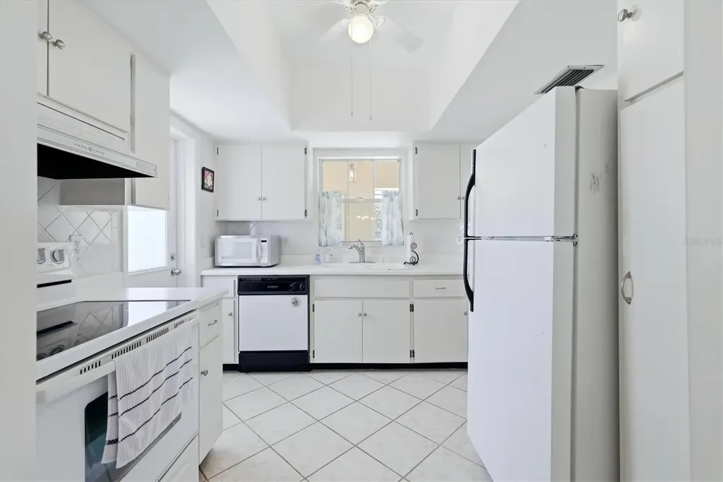 5887 Tidewood Avenue Sarasota FL 34231