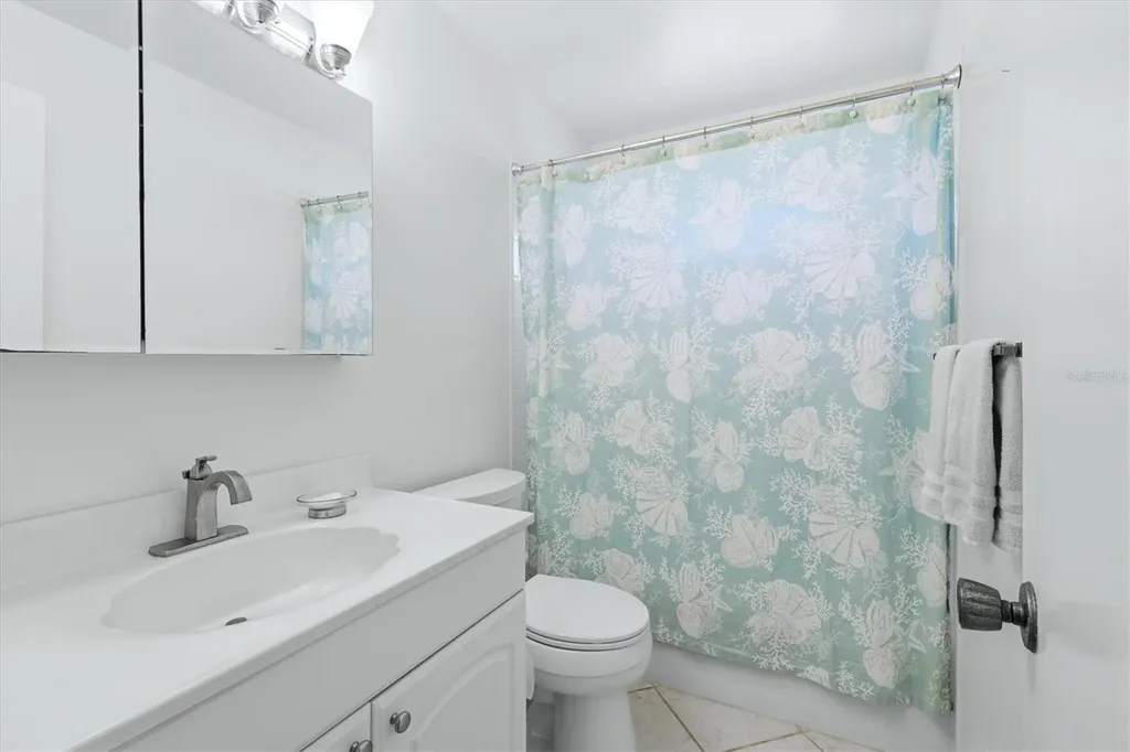 5887 Tidewood Avenue Sarasota FL 34231