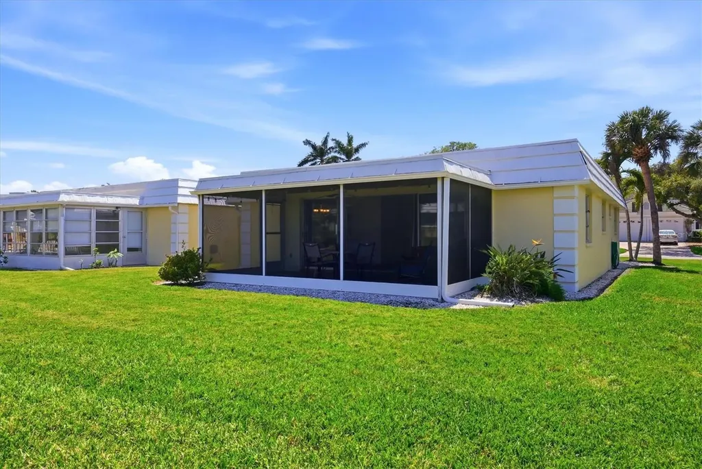 5887 Tidewood Avenue Sarasota FL 34231