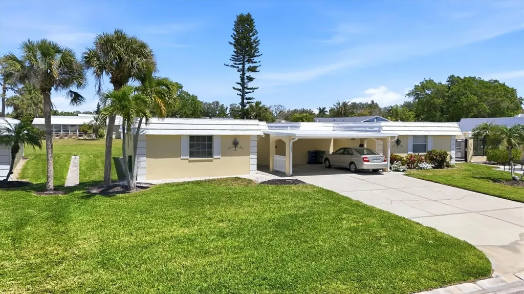 5887 Tidewood Avenue Sarasota FL 34231