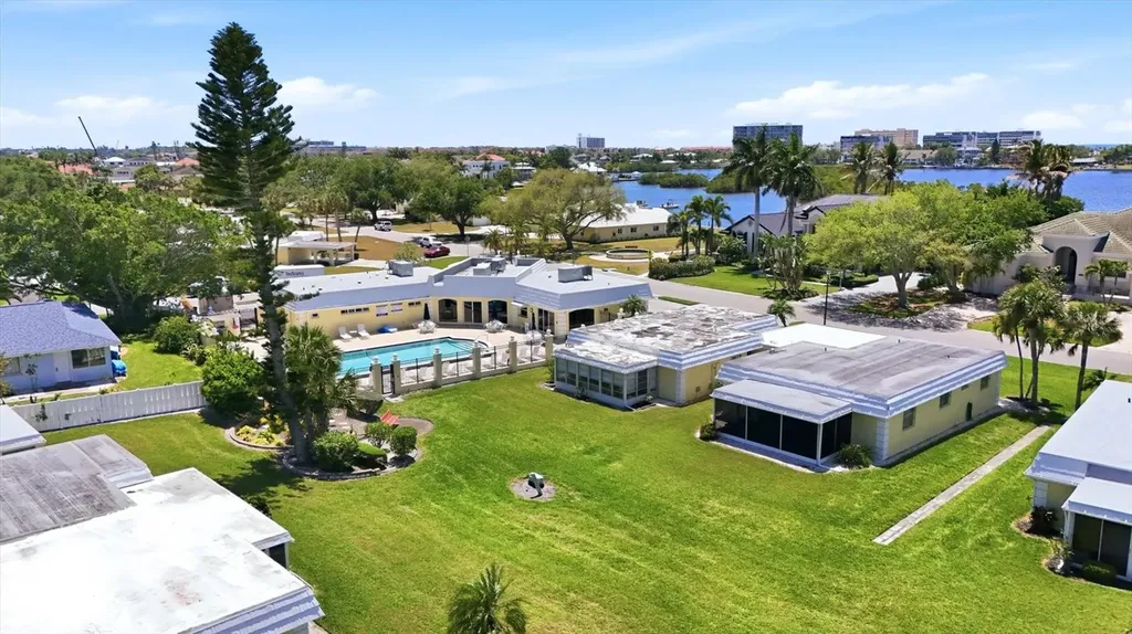 5887 Tidewood Avenue Sarasota FL 34231