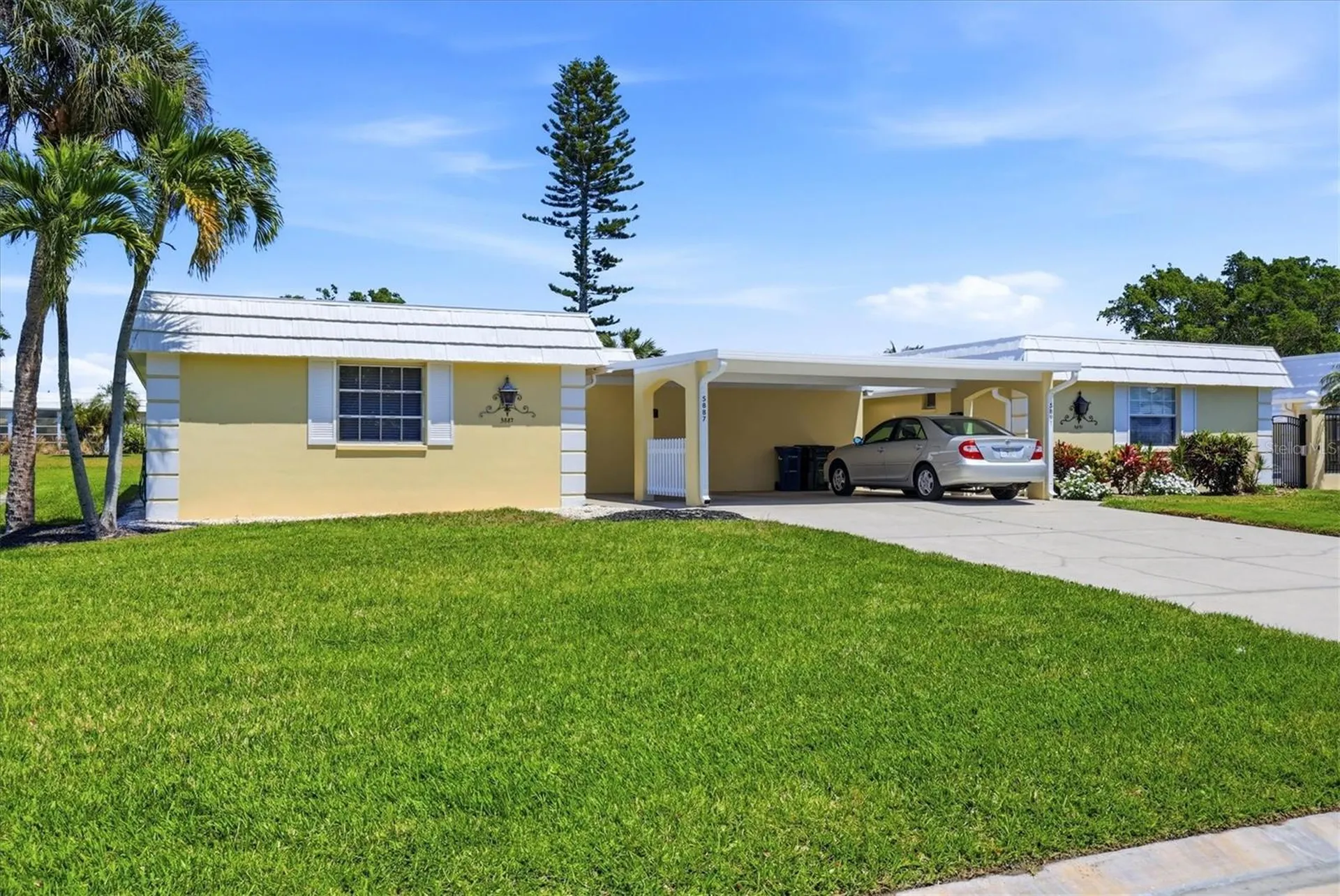 5887 Tidewood Avenue Sarasota FL 34231