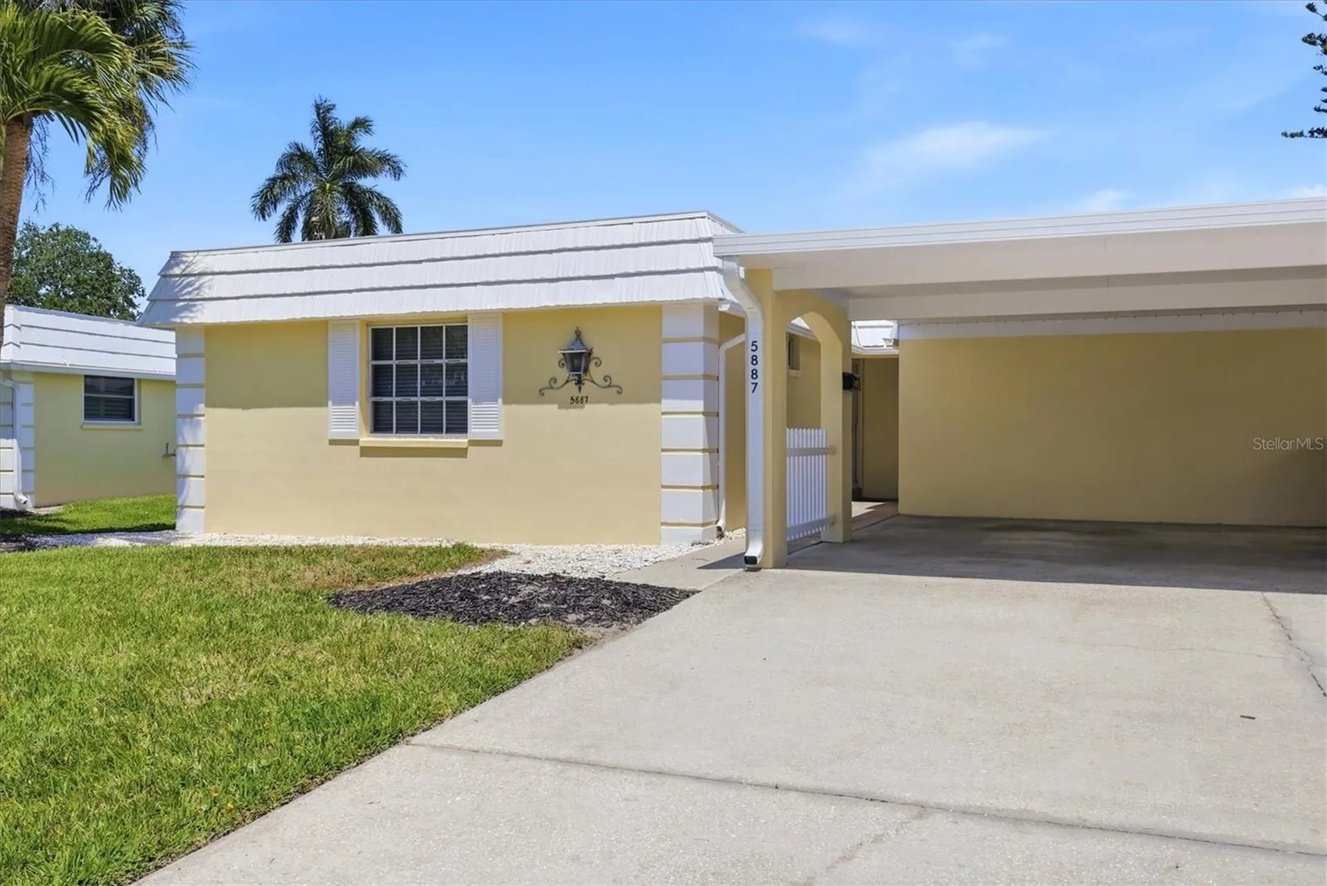 5887 Tidewood Avenue Sarasota FL 34231