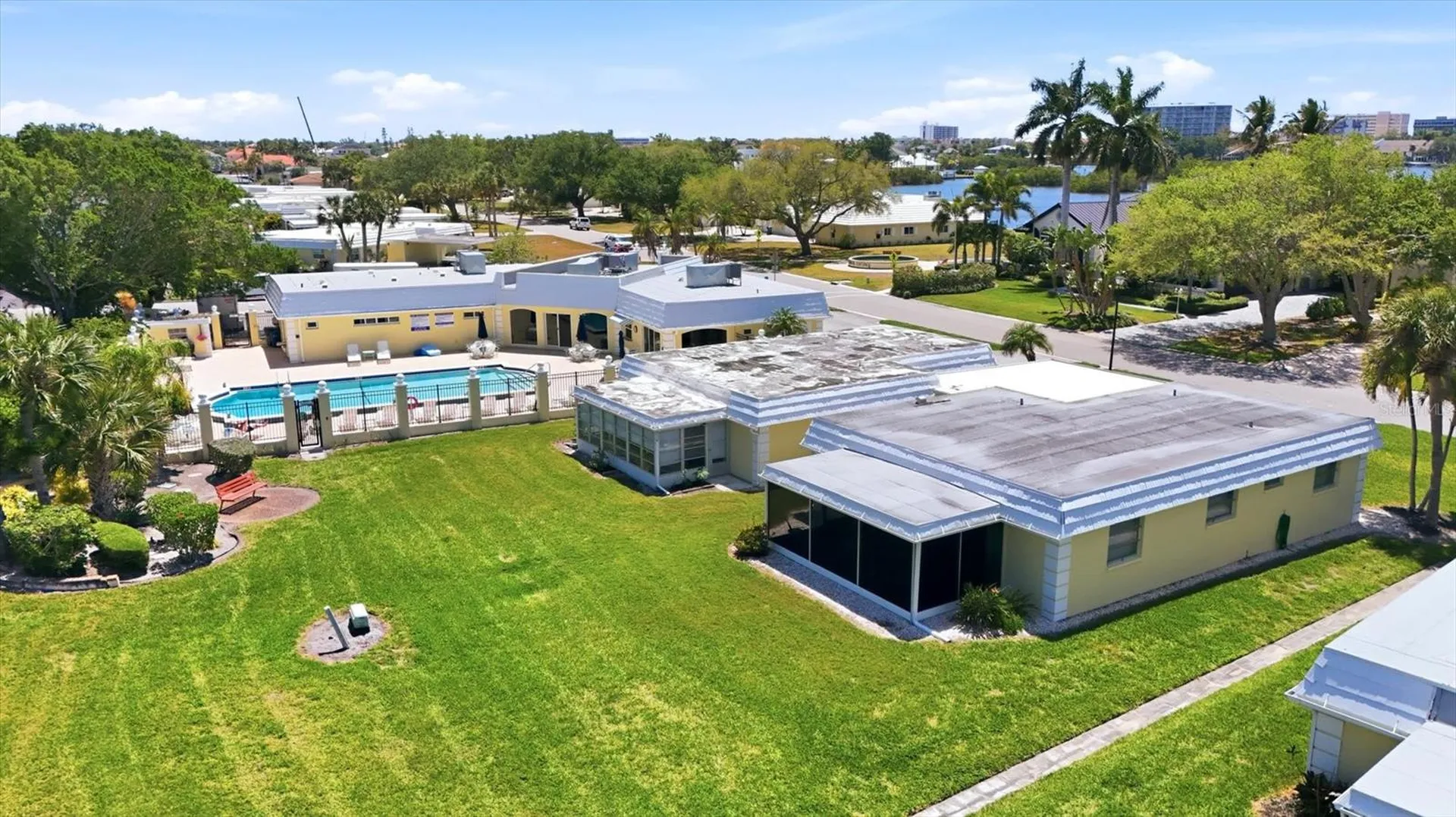 5887 Tidewood Avenue Sarasota FL 34231