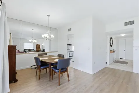 5887 Tidewood Avenue Sarasota FL 34231