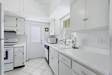 5887 Tidewood Avenue Sarasota FL 34231