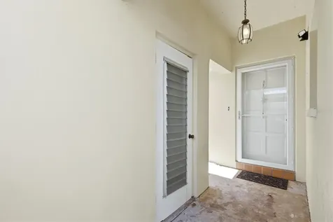 5887 Tidewood Avenue Sarasota FL 34231